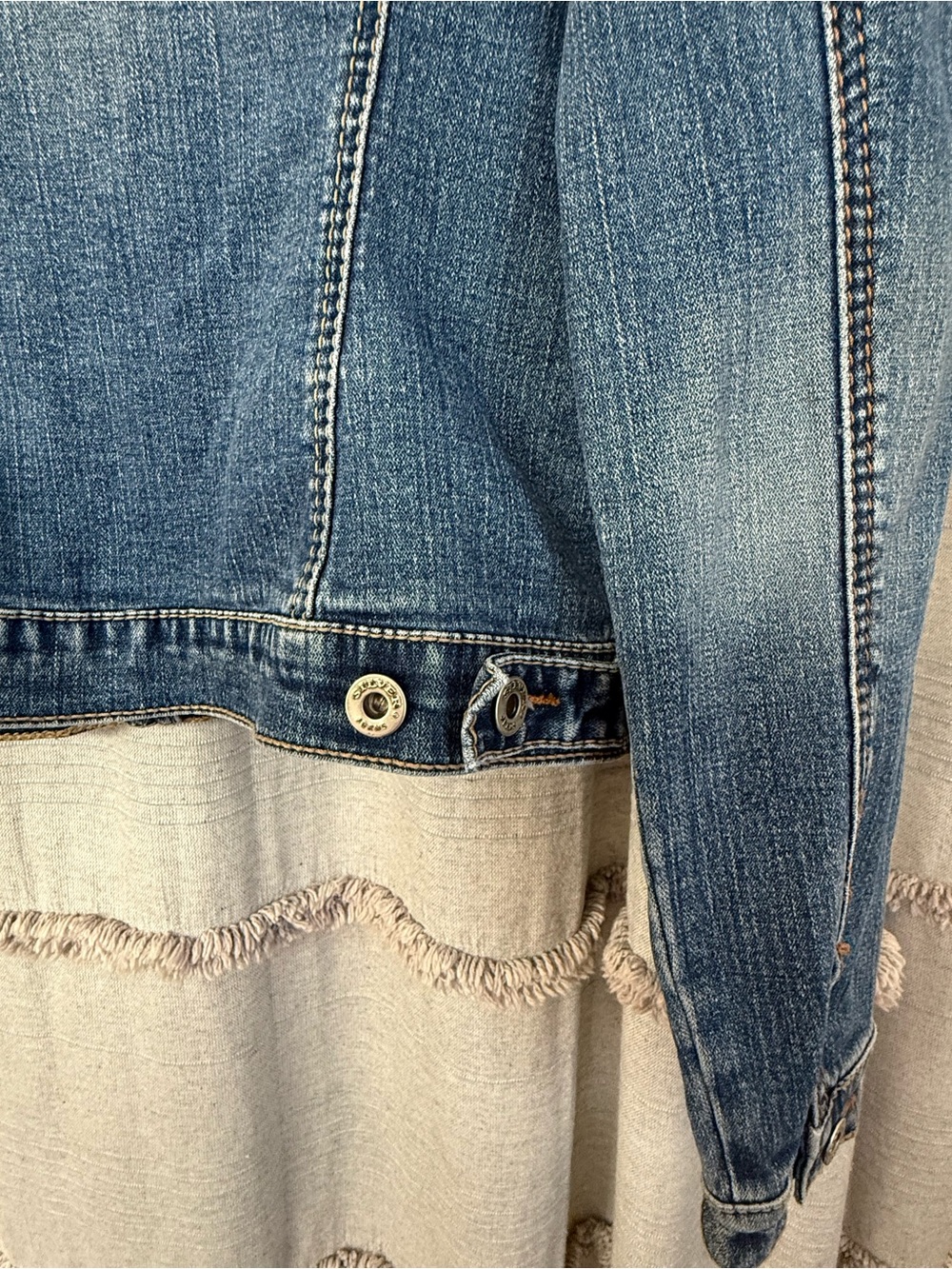 Silver Jeans Co. Woman's Cropped Denim Jacket Cowboycore Western - Size Large - Picture 8 of 9